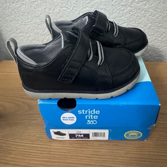 Stride Rite Ethan Shoe in Black - Picture 3 of 6